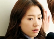 张根硕回应朴信惠结婚：她抛弃了黄泰京